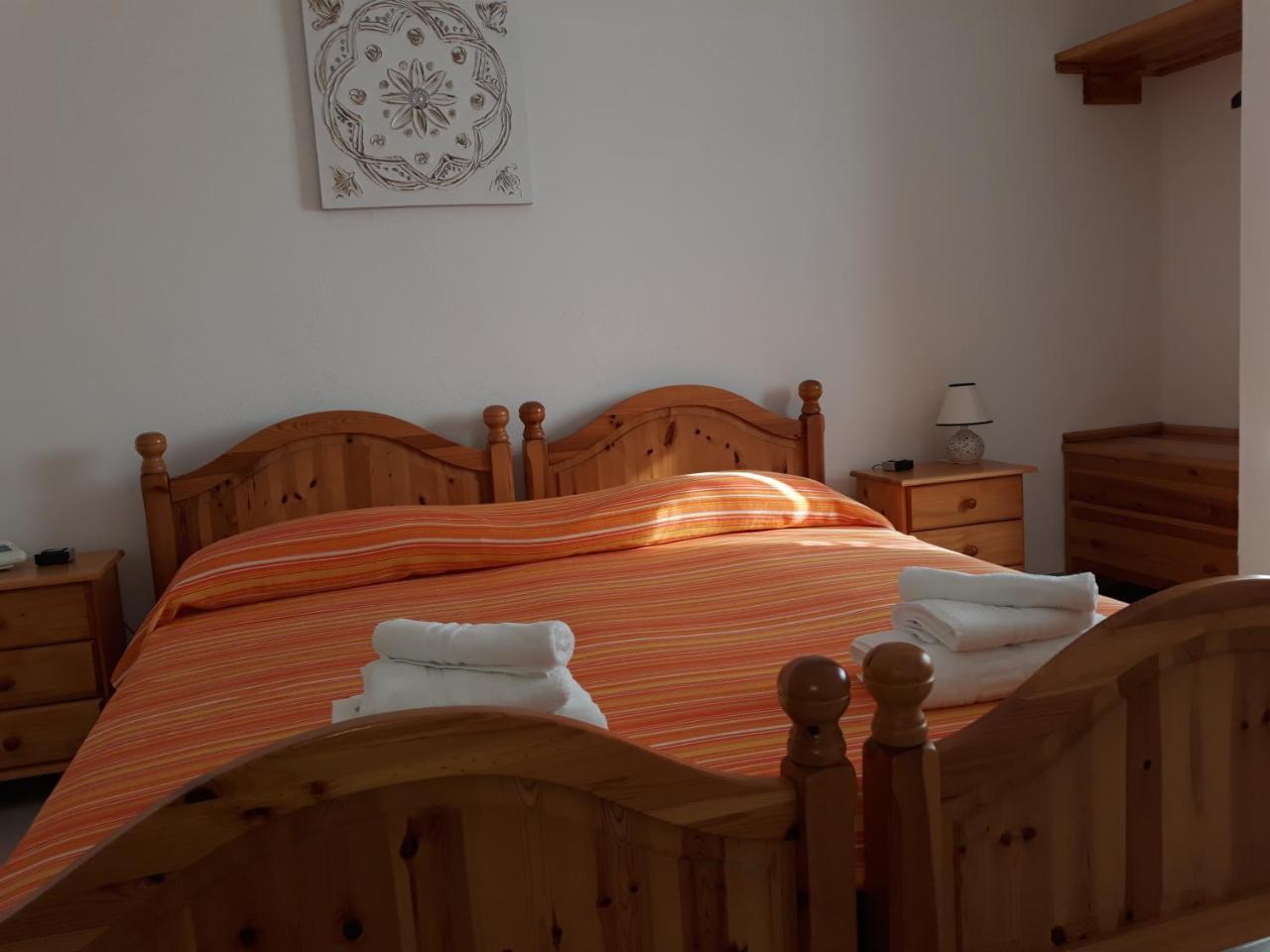 Hotel Dori D'Oro 오로세 외부 사진